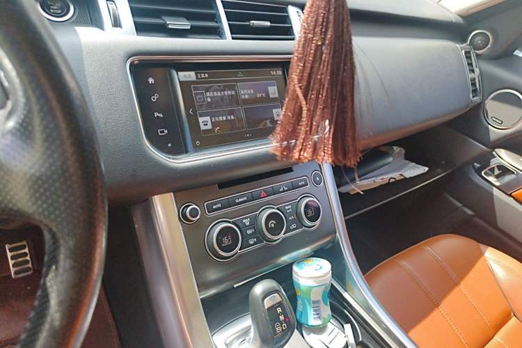 Used Land Rover Range Sport 2016 3.0 SC V6 HSE DYNAMIC Audio And AC Panel
