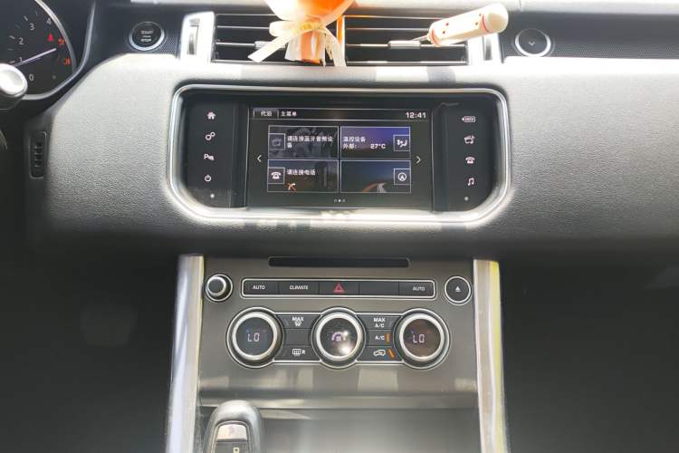 Used Land Rover Range Sport 2016 3.0 V6 Low-Power Version U.S. Specification Audio And AC Panel