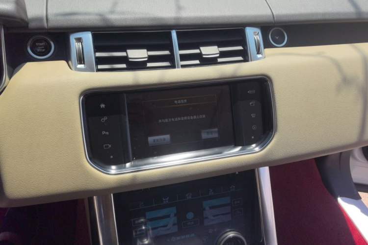 Used Land Rover Range Sport 2016 3.0 SC V6 HSE DYNAMIC Audio And AC Panel