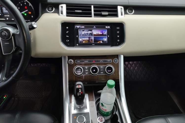 Used Land Rover Range Sport 2016 3.0 SC V6 HSE Audio And AC Panel