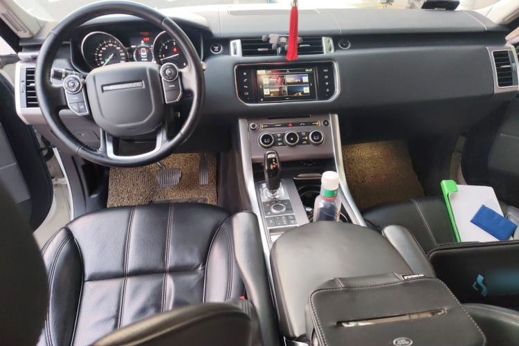 Used Land Rover Range Sport 2016 3.0 SDV6 HSE Center Console