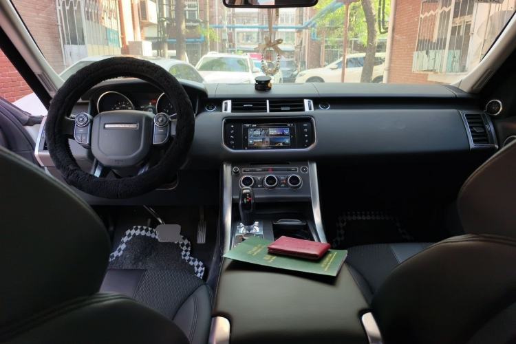Used Land Rover Range Sport  Center Console