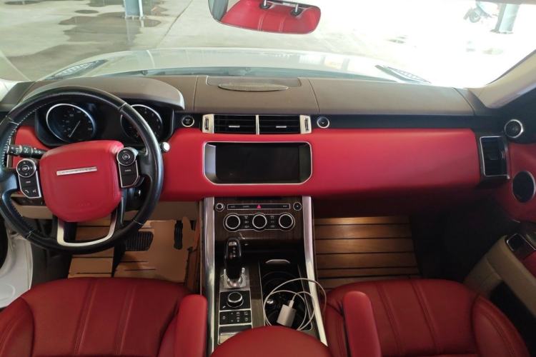 Used Land Rover Range Sport 2016 3.0 SC V6 HSE Center Console