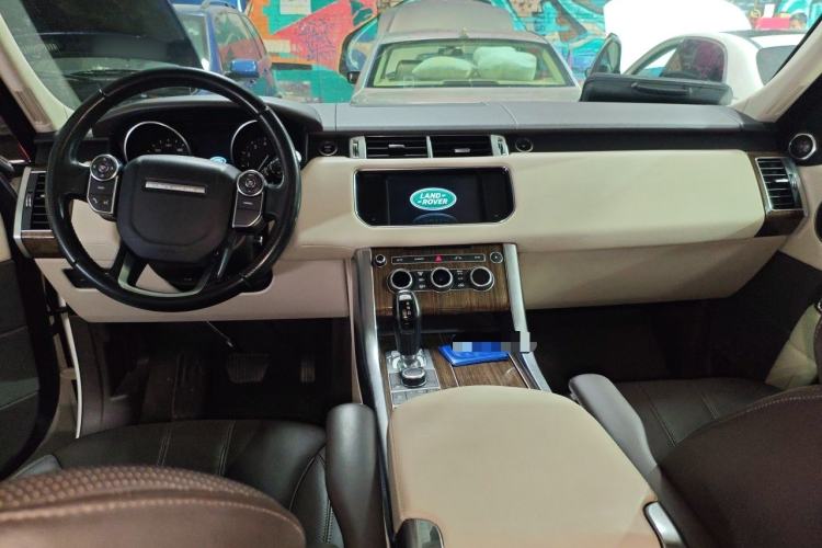 Used Land Rover Range Sport 2016 3.0 SC V6 HSE Center Console