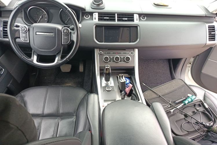 Used Land Rover Range Sport 2016 3.0 SC V6 SE Center Console