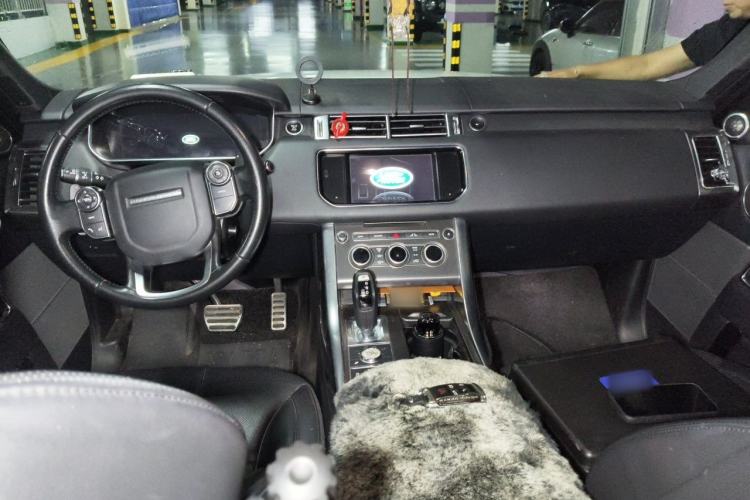Used Land Rover Range Sport 2016 3.0 SC V6 HSE DYNAMIC Center Console