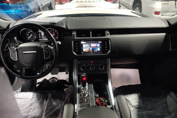 Used Land Rover Range Sport 2016 3.0 SC V6 SE Center Console
