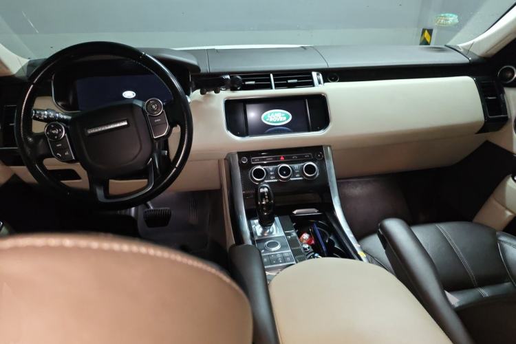 Used Land Rover Range Sport 2016 3.0 SC V6 HSE Center Console