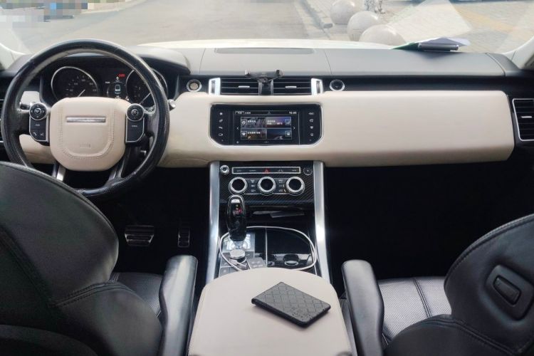 Used Land Rover Range Sport 2016 2.0 GTDi HSE Center Console