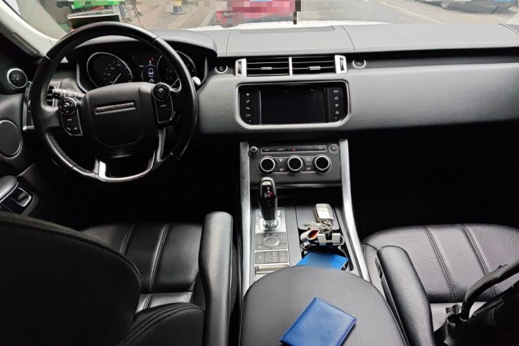 Used Land Rover Range Sport 2016 3.0 SC V6 SE Center Console