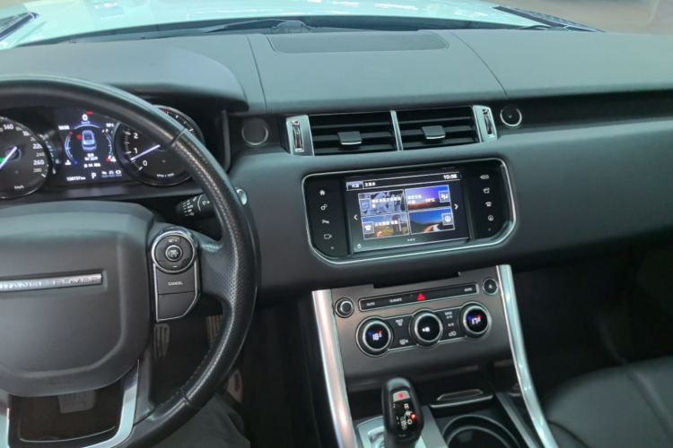 Used Land Rover Range Sport 2016 3.0 SC V6 SE Center Console