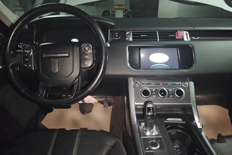 Used Land Rover Range Sport 2016 3.0 SDV6 HSE Center Console