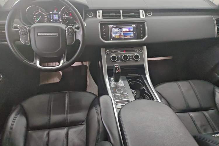 Used Land Rover Range Sport 2016 3.0 SC V6 SE Center Console
