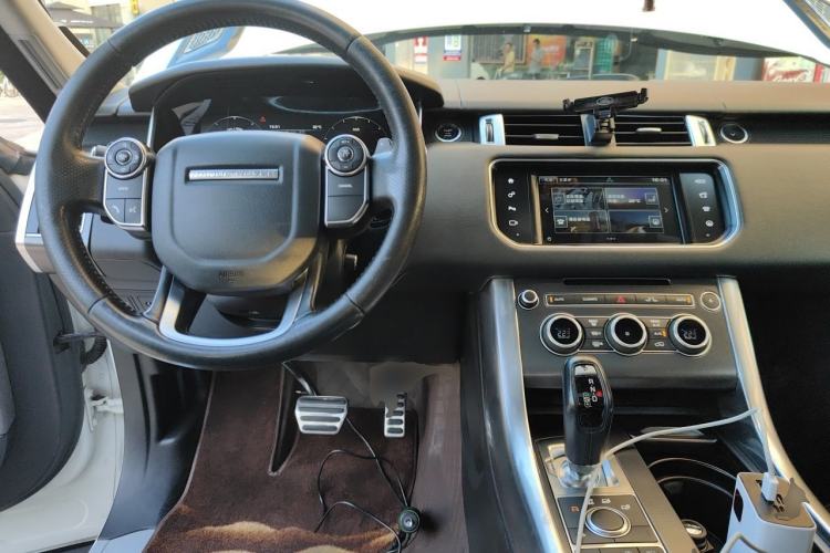 Used Land Rover Range Sport 2016 3.0 SC V6 HSE DYNAMIC Center Console