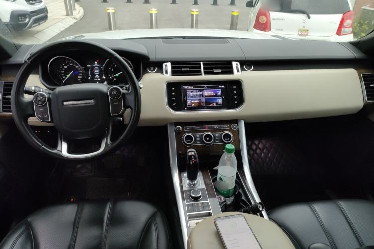 Used Land Rover Range Sport 2016 3.0 SC V6 HSE Center Console