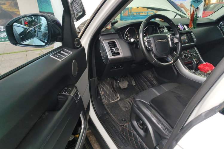 Used Land Rover Range Sport 2016 3.0 SC V6 SE Driver Seat