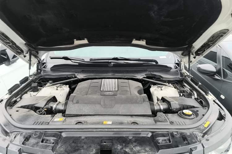Used Land Rover Range Sport 2016 3.0 SC V6 SE Engine Bay