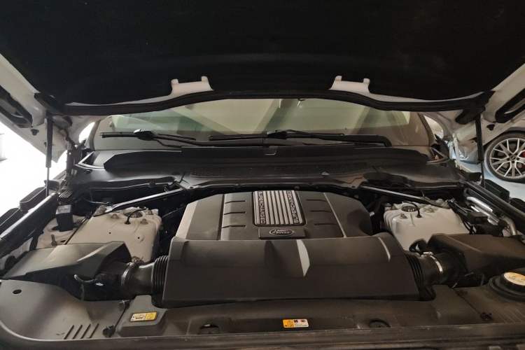Used Land Rover Range Sport 2016 3.0 SC V6 HSE DYNAMIC Engine Bay