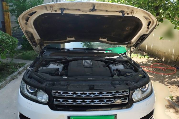 Used Land Rover Range Sport  Engine Bay
