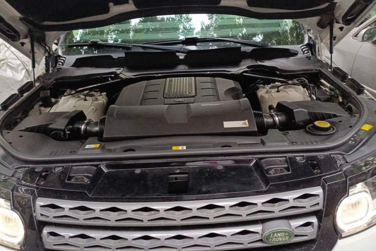 Used Land Rover Range Sport 2016 3.0 SC V6 SE Engine Bay
