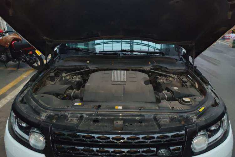 Used Land Rover Range Sport 2016 3.0 SC V6 HSE Engine Bay