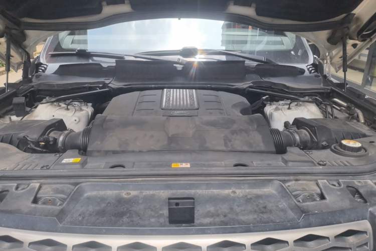 Used Land Rover Range Sport 2016 3.0 SC V6 SE Engine Bay