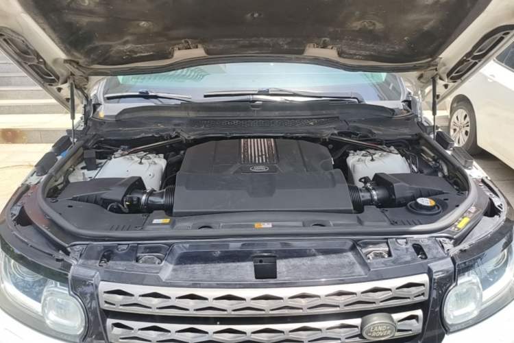 Used Land Rover Range Sport 2016 3.0 SC V6 SE Engine Bay