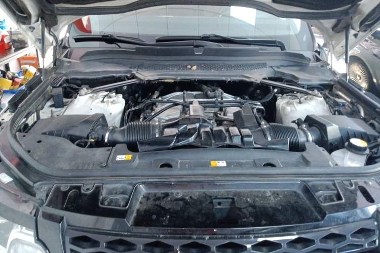 Used Land Rover Range Sport 2016 3.0 SC V6 HSE DYNAMIC Engine Bay