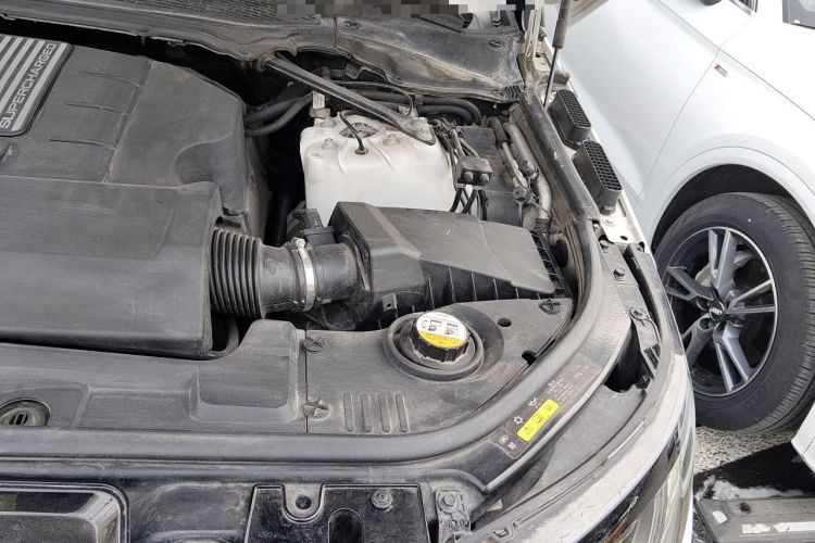 Used Land Rover Range Sport 2016 3.0 SC V6 HSE Engine Bay Left