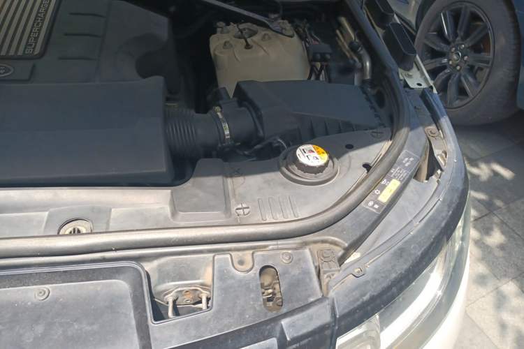 Used Land Rover Range Sport 2016 3.0 SC V6 HSE Engine Bay Left