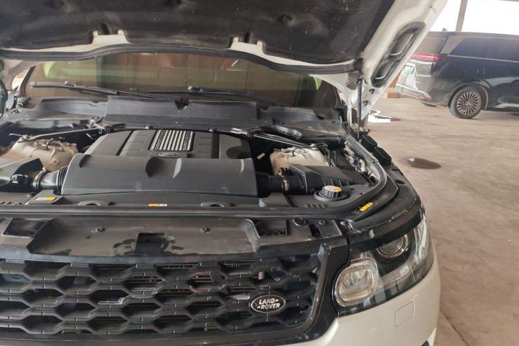 Used Land Rover Range Sport 2016 3.0 SC V6 HSE Engine Bay Left