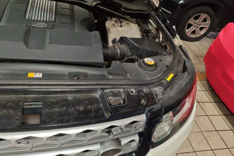 Used Land Rover Range Sport 2016 3.0 SC V6 HSE Engine Bay Left