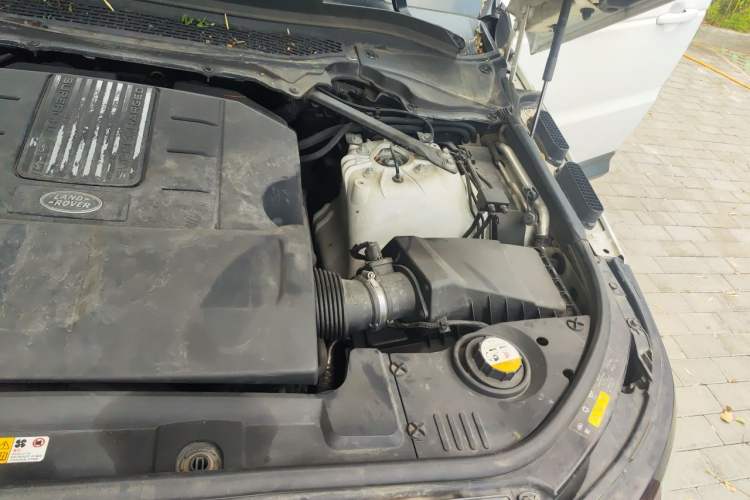 Used Land Rover Range Sport 2016 3.0 SC V6 HSE DYNAMIC Engine Bay Left