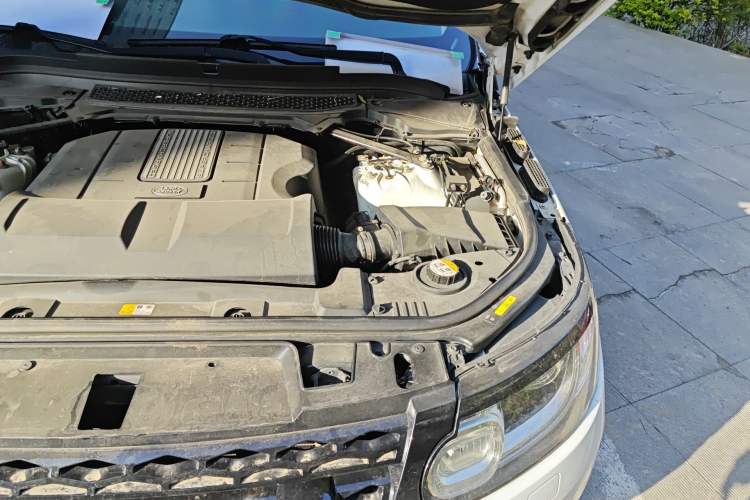 Used Land Rover Range Sport 2016 3.0 SC V6 HSE DYNAMIC Engine Bay Left