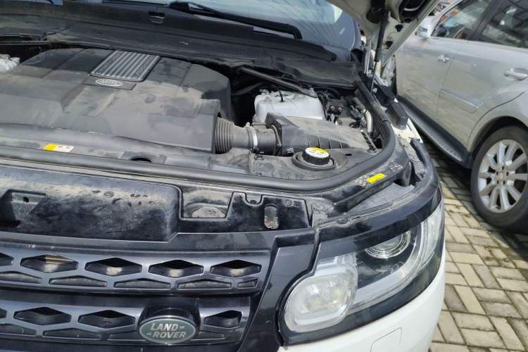 Used Land Rover Range Sport  Engine Bay Left