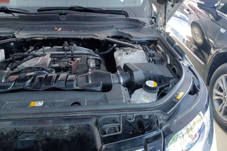 Used Land Rover Range Sport 2016 3.0 SC V6 HSE DYNAMIC Engine Bay Left