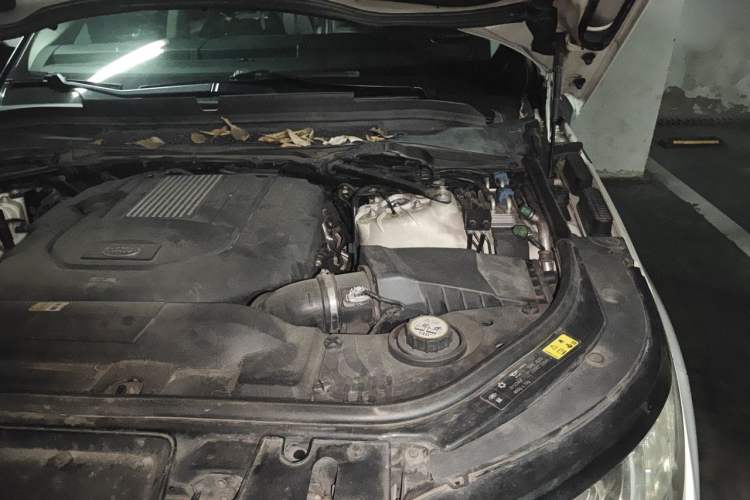 Used Land Rover Range Sport 2016 3.0 SDV6 HSE Engine Bay Left