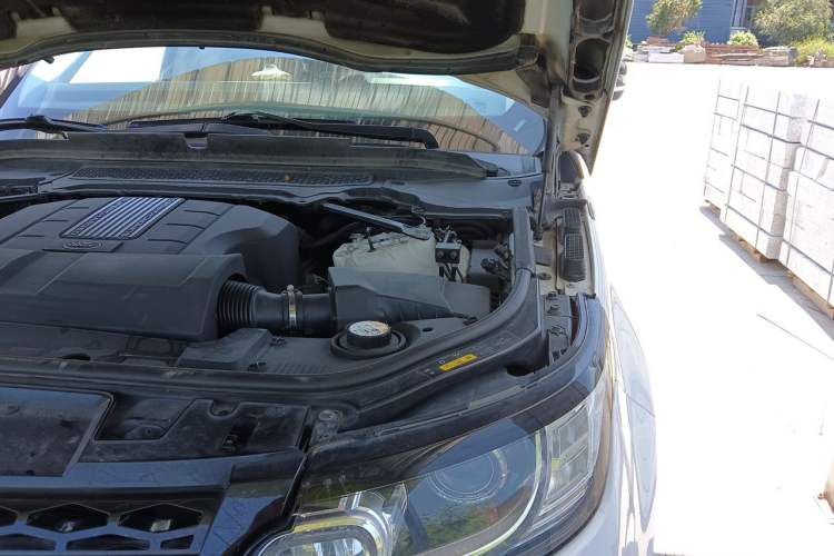 Used Land Rover Range Sport 2016 3.0 SC V6 HSE DYNAMIC Engine Bay Left