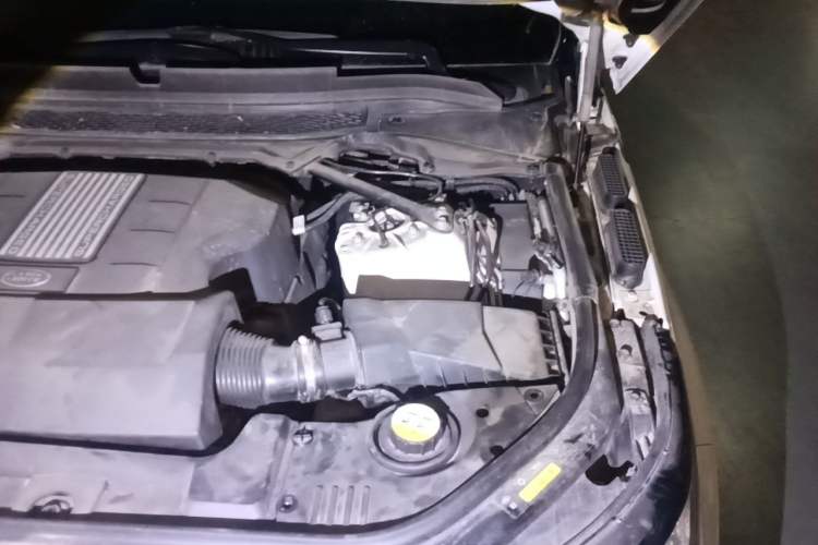 Used Land Rover Range Sport 2016 3.0 SC V6 SE Engine Bay Left