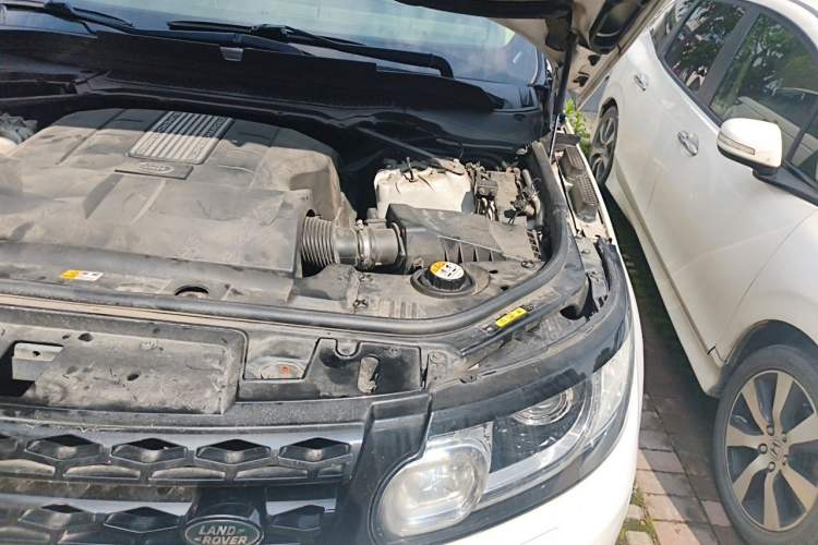 Used Land Rover Range Sport 2016 3.0 SC V6 HSE DYNAMIC Engine Bay Left