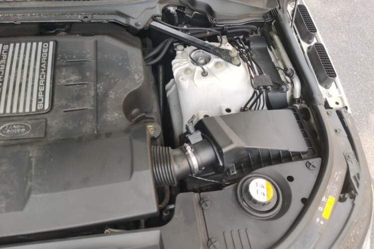 Used Land Rover Range Sport 2016 3.0 SC V6 HSE DYNAMIC Engine Bay Left