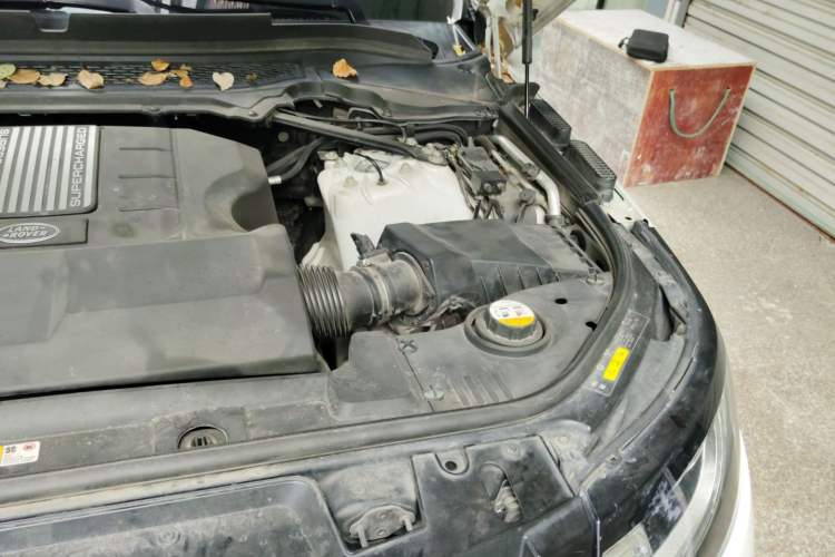 Used Land Rover Range Sport 2016 3.0 SC V6 HSE DYNAMIC Engine Bay Left