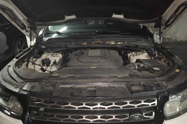 Used Land Rover Range Sport 2016 3.0 SDV6 HSE Engine Bay