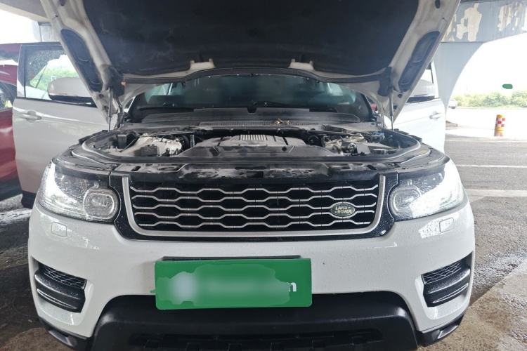 Used Land Rover Range Sport  Engine Bay