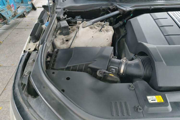 Used Land Rover Range Sport 2016 3.0 SC V6 SE Engine Bay Right