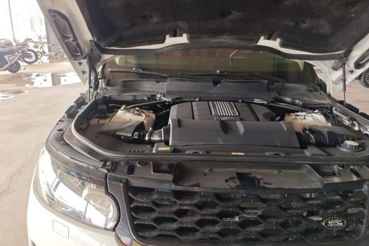 Used Land Rover Range Sport 2016 3.0 SC V6 HSE Engine Bay Right