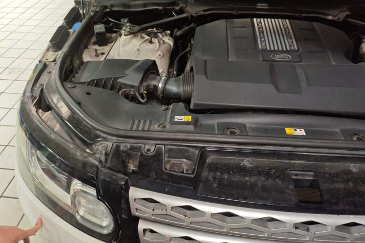 Used Land Rover Range Sport 2016 3.0 SC V6 HSE Engine Bay Right