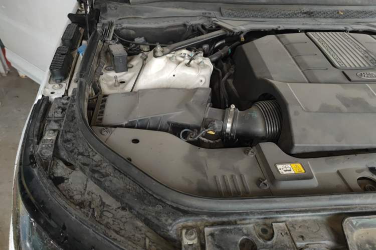 Used Land Rover Range Sport 2016 3.0 SC V6 SE Engine Bay Right