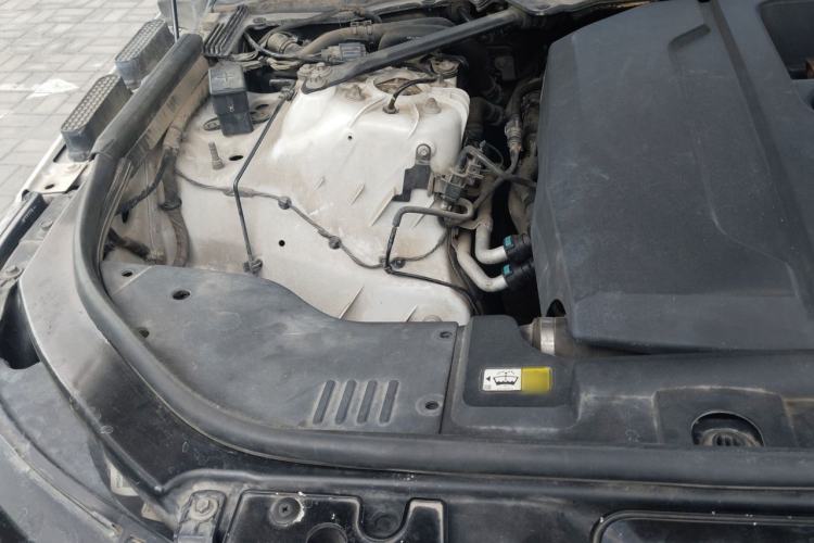 Used Land Rover Range Sport 2016 2.0 GTDi HSE Engine Bay Right