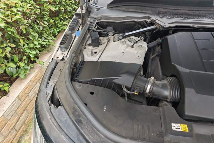 Used Land Rover Range Sport 2016 3.0 SC V6 SE Engine Bay Right